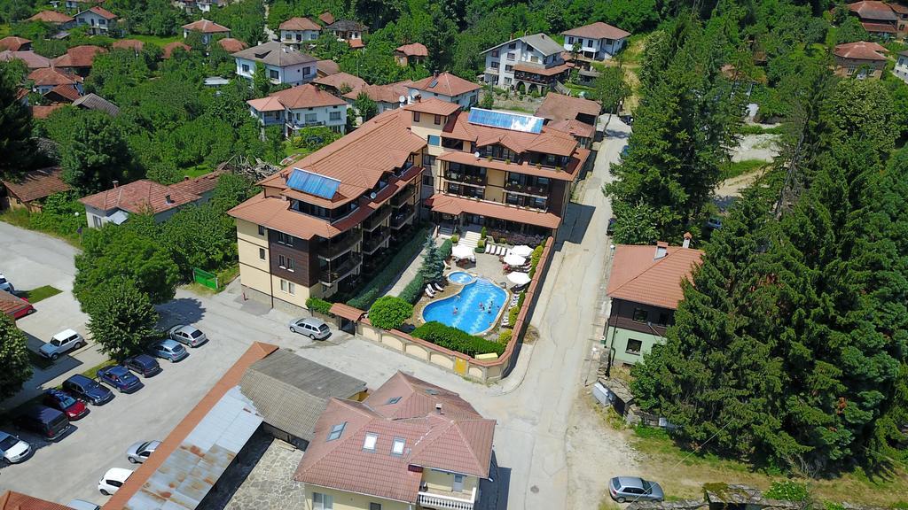 אפרילצי Hotel Center מראה חיצוני תמונה